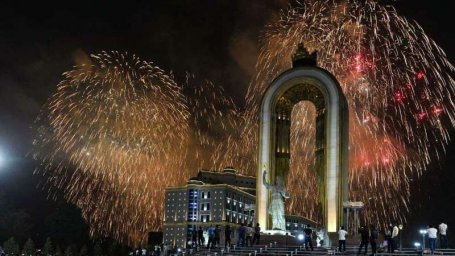 Салюты и концерты: как Душанбе отпраздновал День независимости Таджикистана
